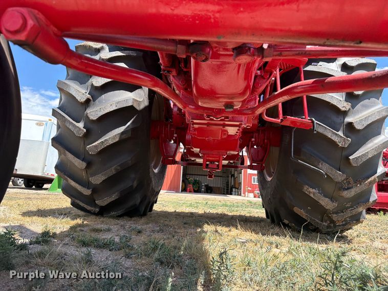 image for item EW2146 1965 International Harvester 1206 D tractor