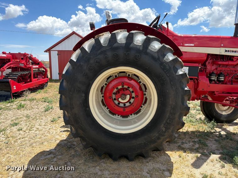 image for item EW2146 1965 International Harvester 1206 D tractor