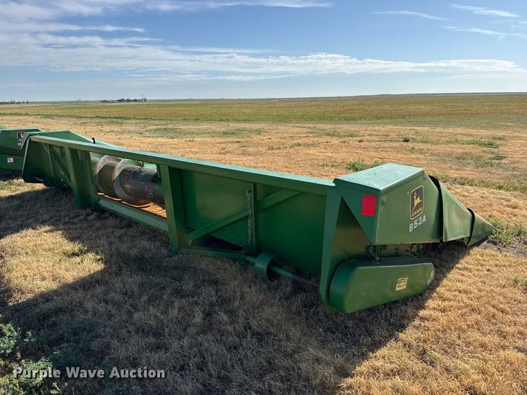 image for item EW4143 John Deere 853A all-crop head