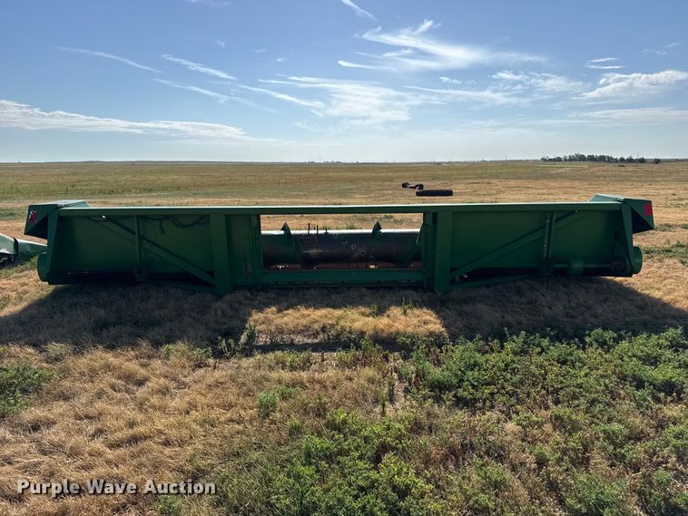 image for item EW4143 John Deere 853A all-crop head
