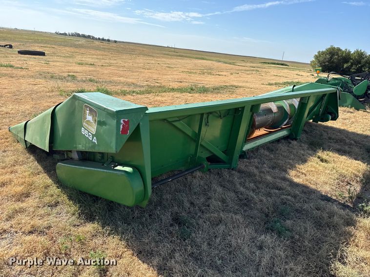 image for item EW4143 John Deere 853A all-crop head