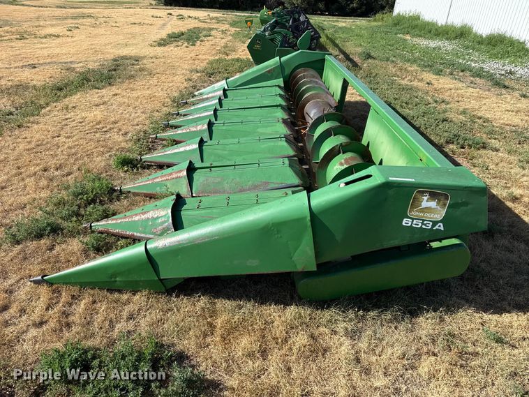 image for item EW4143 John Deere 853A all-crop head