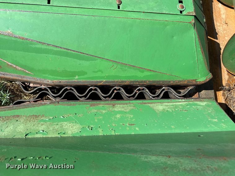 image for item EW4143 John Deere 853A all-crop head