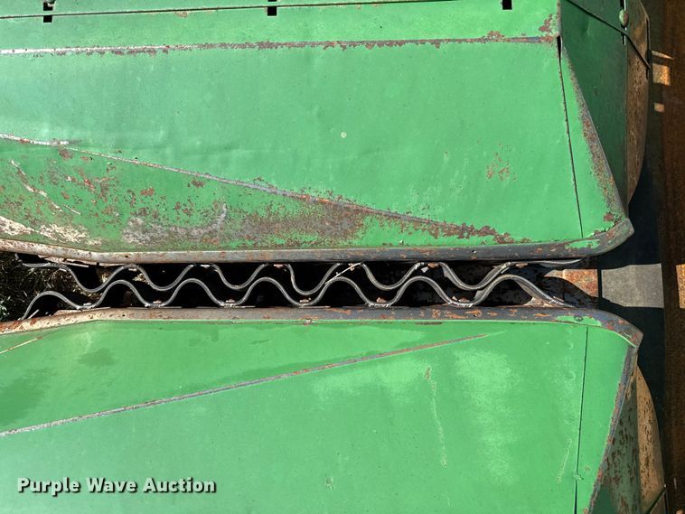 image for item EW4143 John Deere 853A all-crop head