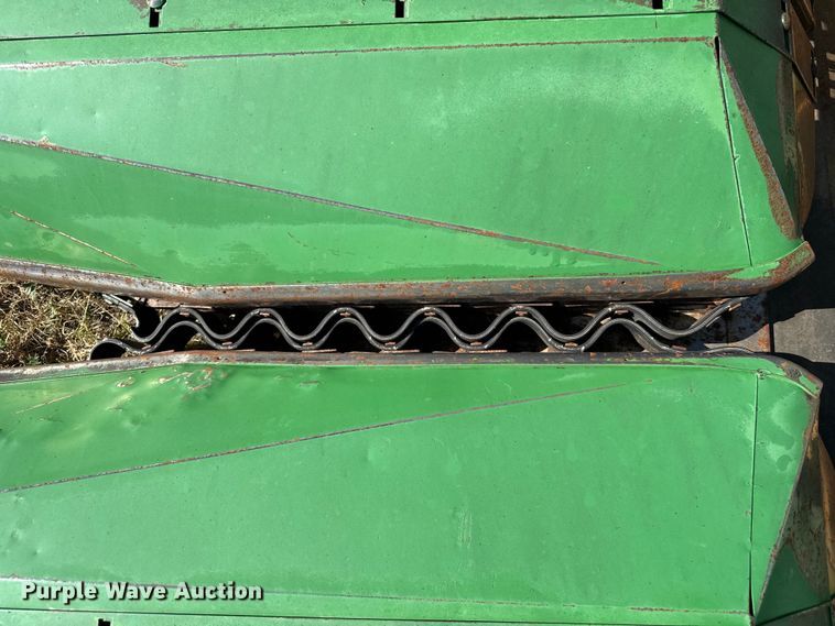 image for item EW4143 John Deere 853A all-crop head