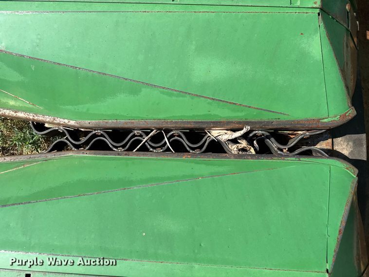 image for item EW4143 John Deere 853A all-crop head