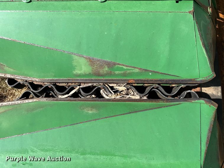 image for item EW4143 John Deere 853A all-crop head