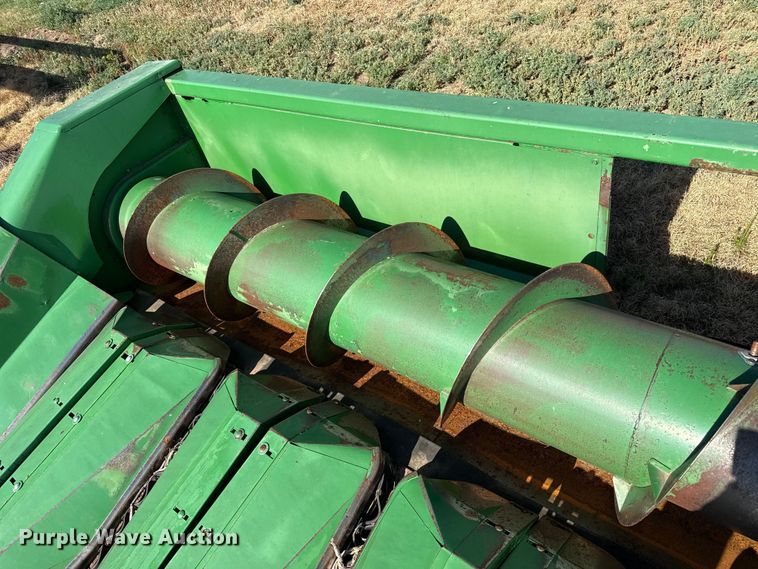 image for item EW4143 John Deere 853A all-crop head