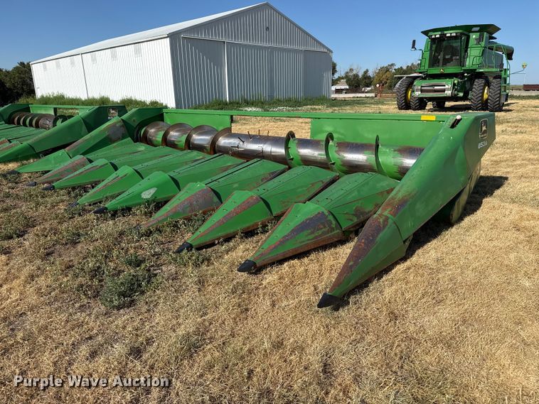 John Deere 853A all-crop head