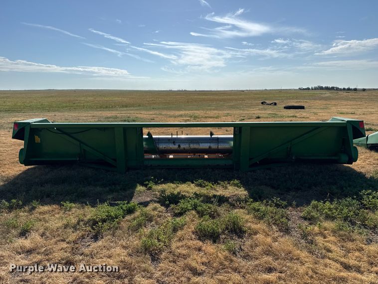 image for item EW4144 John Deere 853A all-crop head