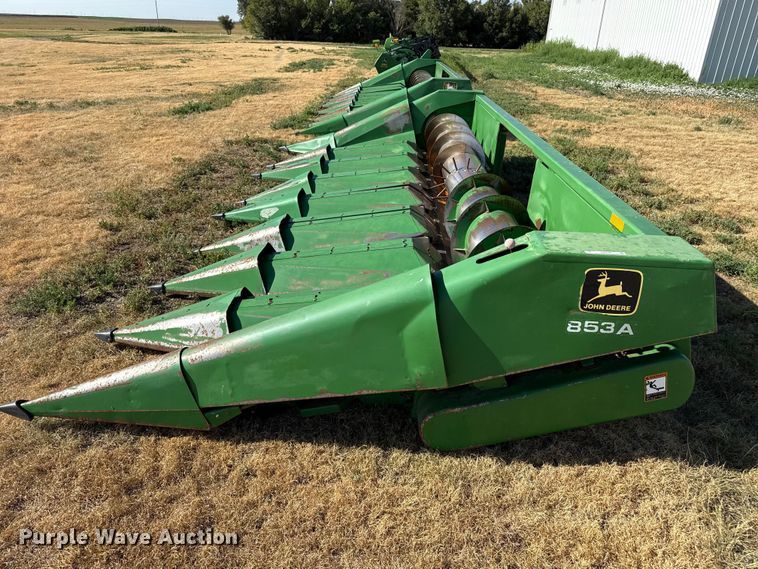 image for item EW4144 John Deere 853A all-crop head