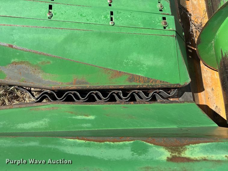 image for item EW4144 John Deere 853A all-crop head