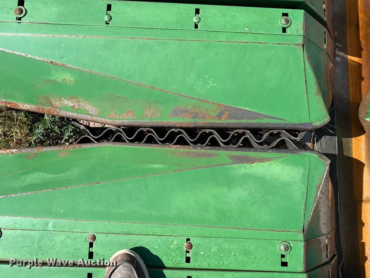image for item EW4144 John Deere 853A all-crop head
