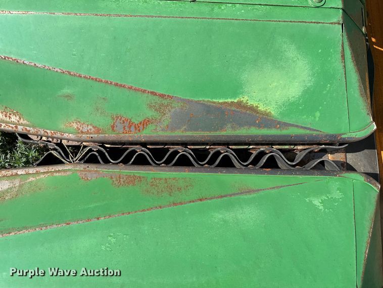 image for item EW4144 John Deere 853A all-crop head