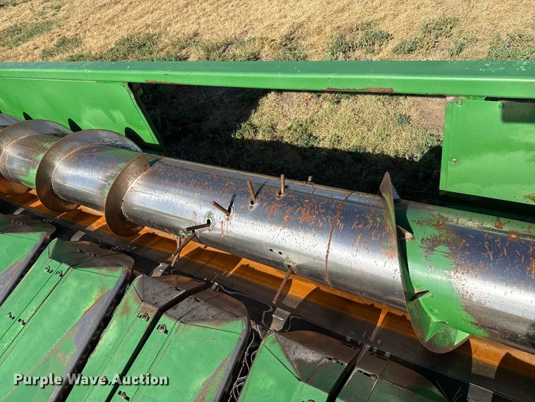 image for item EW4144 John Deere 853A all-crop head
