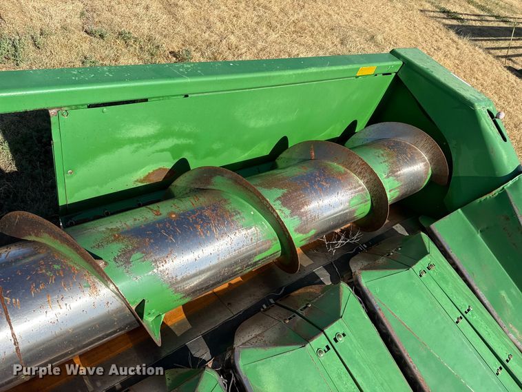 image for item EW4144 John Deere 853A all-crop head
