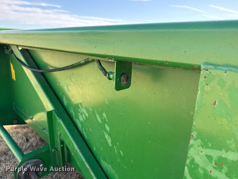 image for item EW4144 John Deere 853A all-crop head