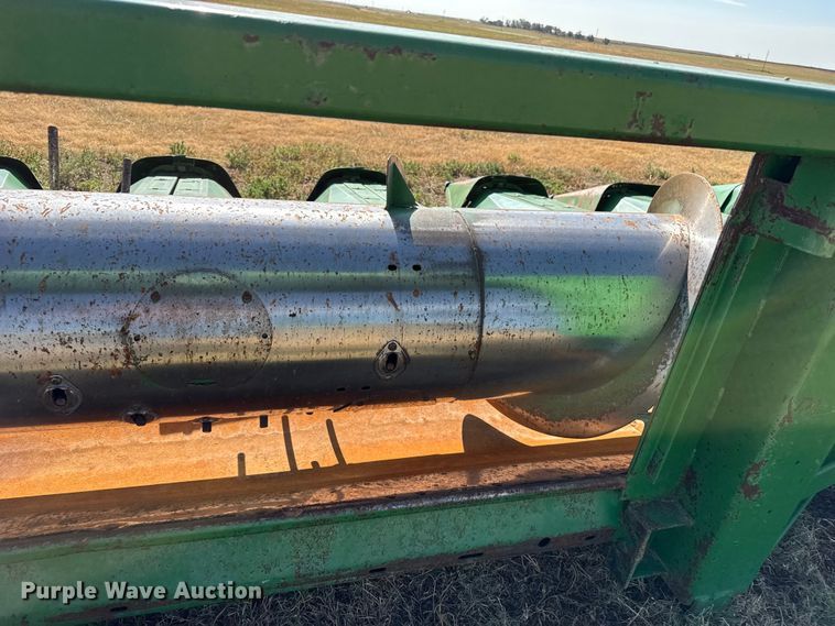 image for item EW4144 John Deere 853A all-crop head