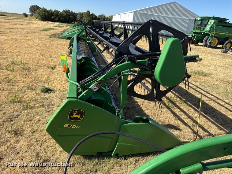 image for item EW4145 John Deere 630F HydraFlex flex head
