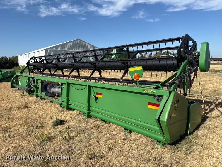 image for item EW4145 John Deere 630F HydraFlex flex head