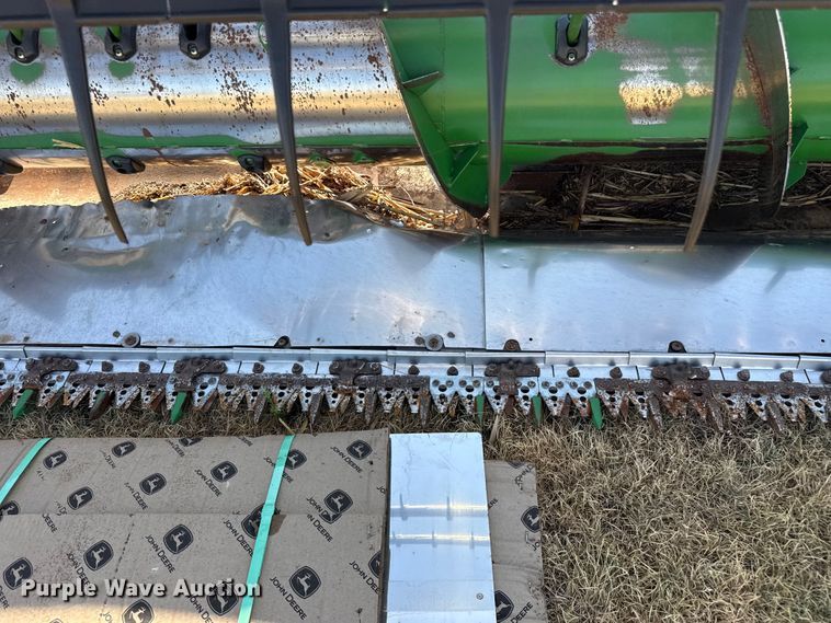 image for item EW4145 John Deere 630F HydraFlex flex head