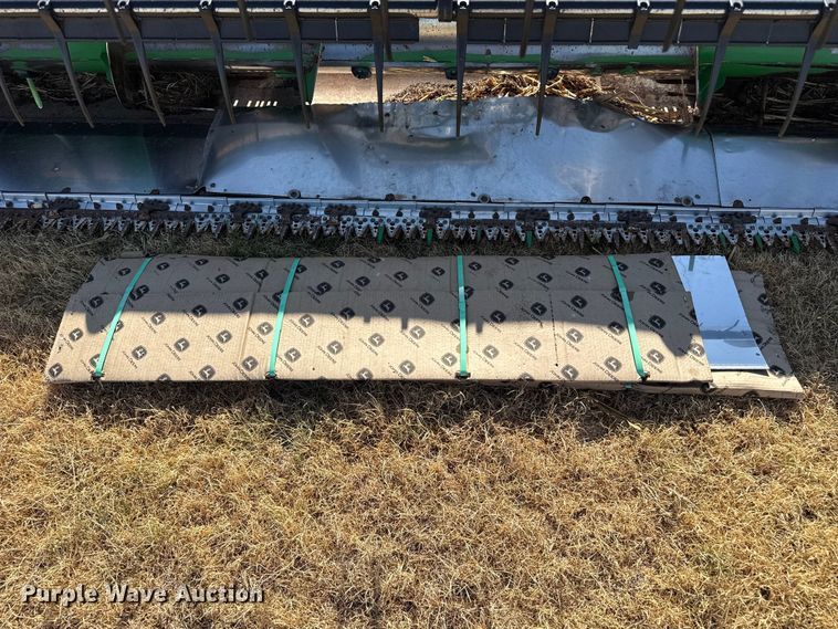 image for item EW4145 John Deere 630F HydraFlex flex head