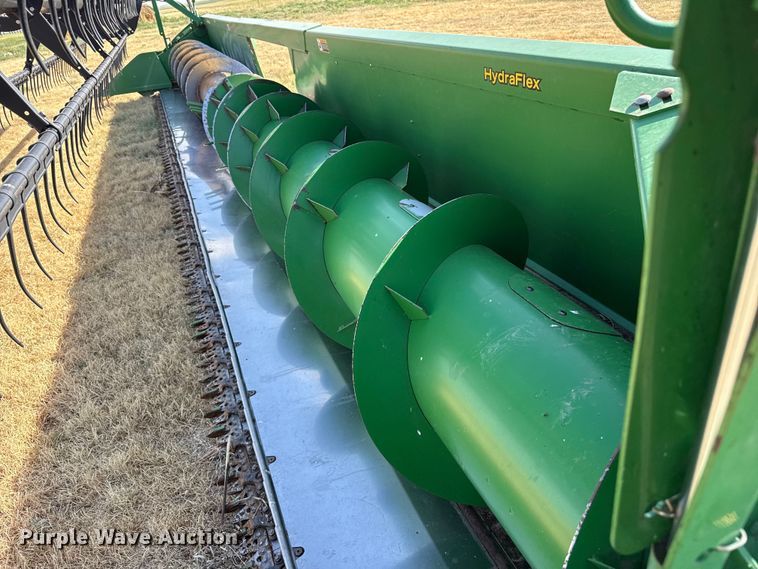 image for item EW4146 John Deere 630F HydraFlex flex head