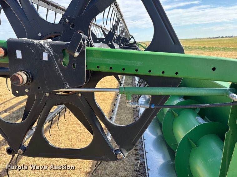 image for item EW4146 John Deere 630F HydraFlex flex head