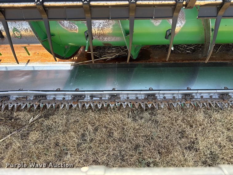 image for item EW4146 John Deere 630F HydraFlex flex head