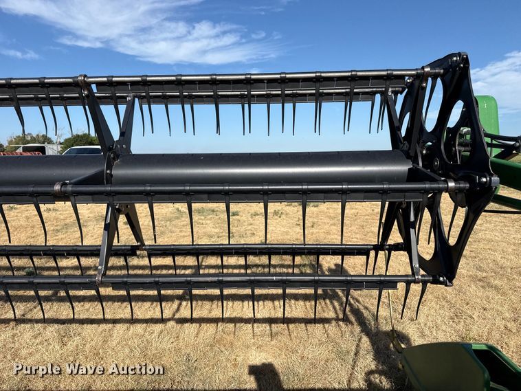 image for item EW4146 John Deere 630F HydraFlex flex head