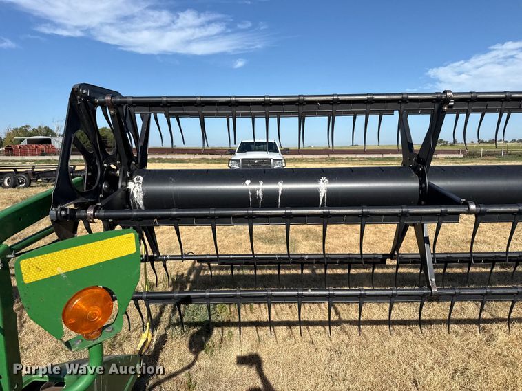 image for item EW4146 John Deere 630F HydraFlex flex head