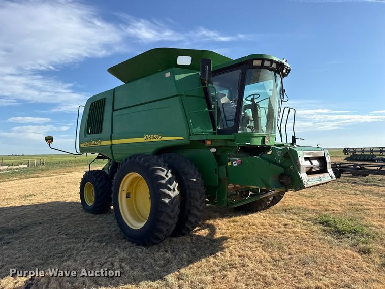image for item EW4148 2005 John Deere 9760 STS combine