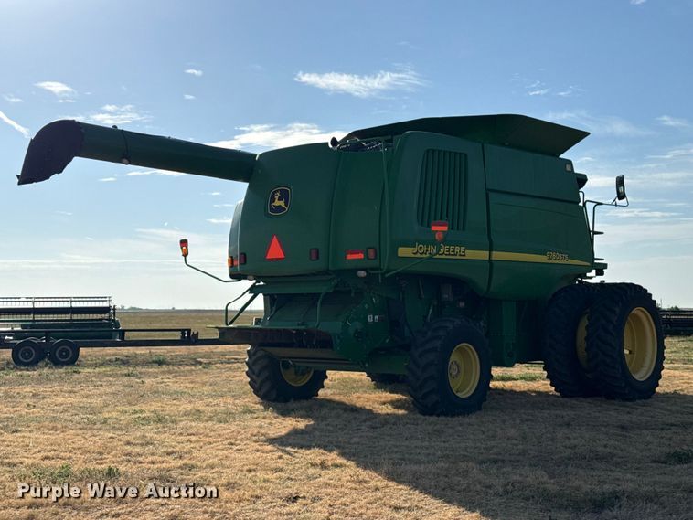 image for item EW4148 2005 John Deere 9760 STS combine