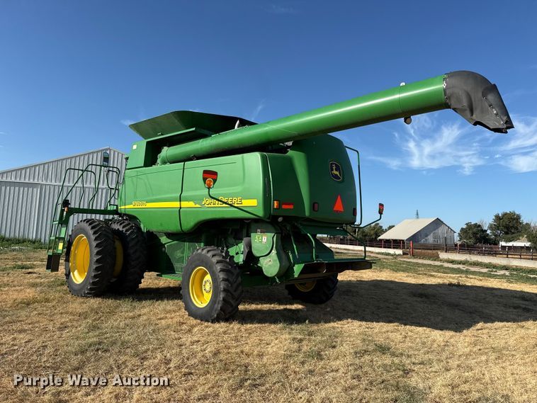image for item EW4148 2005 John Deere 9760 STS combine