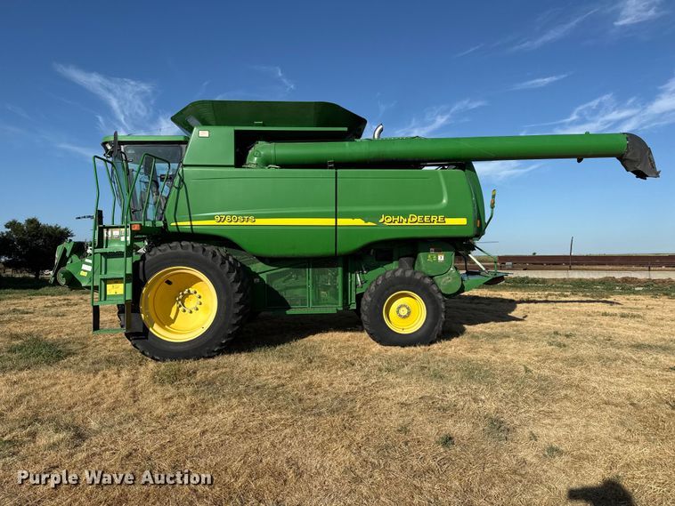 image for item EW4148 2005 John Deere 9760 STS combine