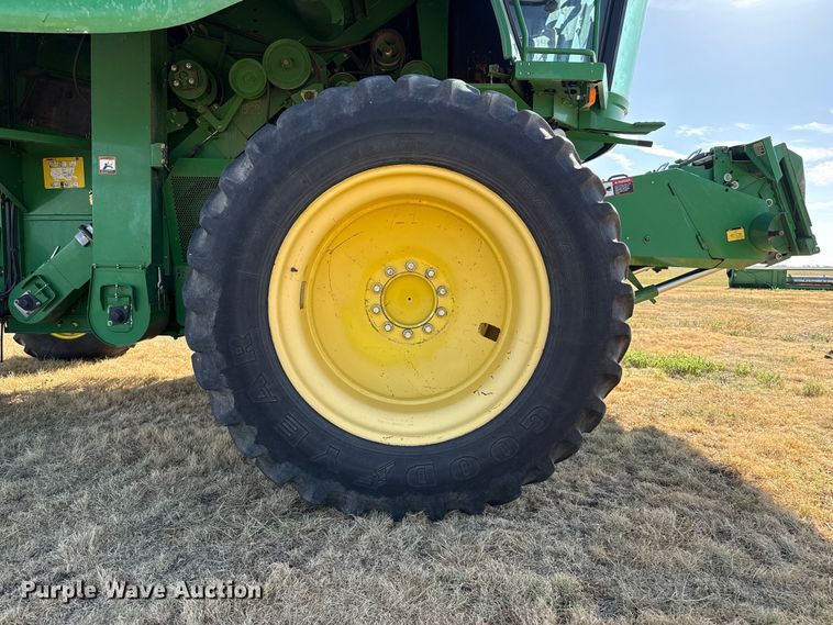 image for item EW4148 2005 John Deere 9760 STS combine