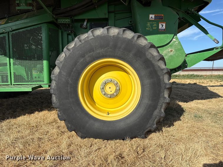 image for item EW4148 2005 John Deere 9760 STS combine