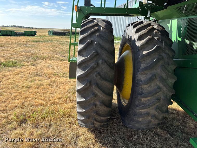 image for item EW4148 2005 John Deere 9760 STS combine