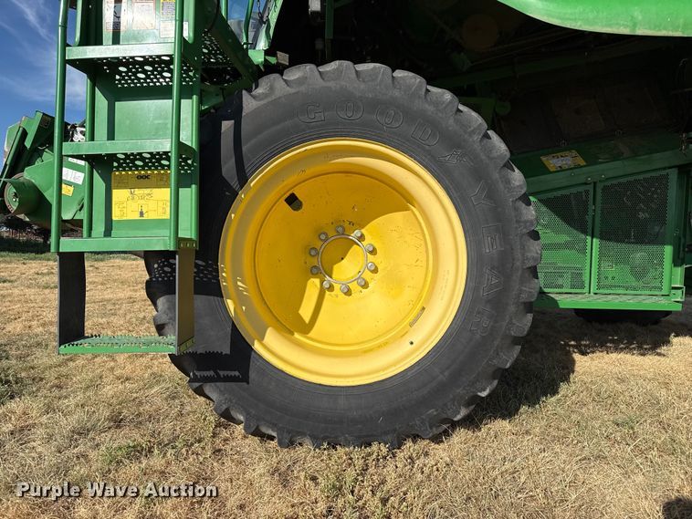 image for item EW4148 2005 John Deere 9760 STS combine