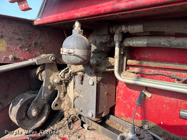 image for item EW4158 2022 Massey Ferguson WR9980 swather / windrower