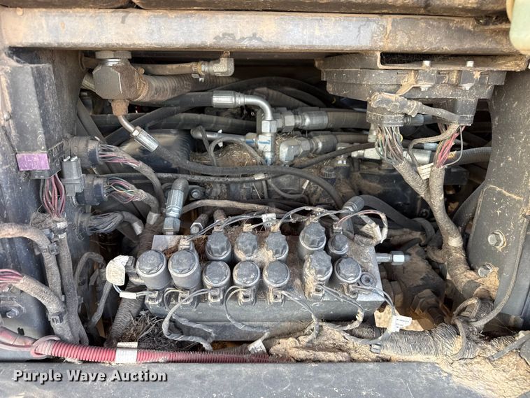 image for item EW4158 2022 Massey Ferguson WR9980 swather / windrower