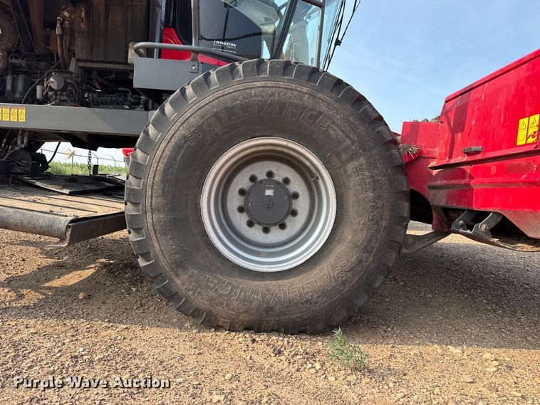 image for item EW4158 2022 Massey Ferguson WR9980 swather / windrower