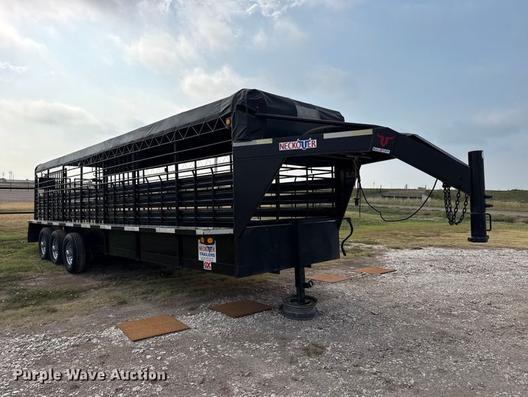 image for item EW4177 2013 Neckover Trailers GL28-3-7KE livestock trailer