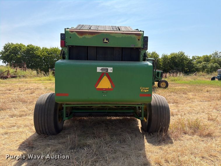 image for item EW8629 2007 John Deere 568 Megawide Plus round baler