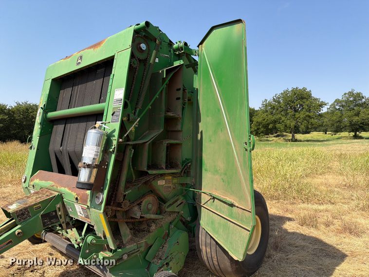 image for item EW8629 2007 John Deere 568 Megawide Plus round baler