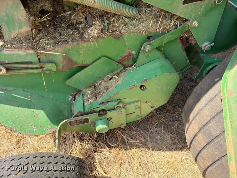 image for item EW8629 2007 John Deere 568 Megawide Plus round baler