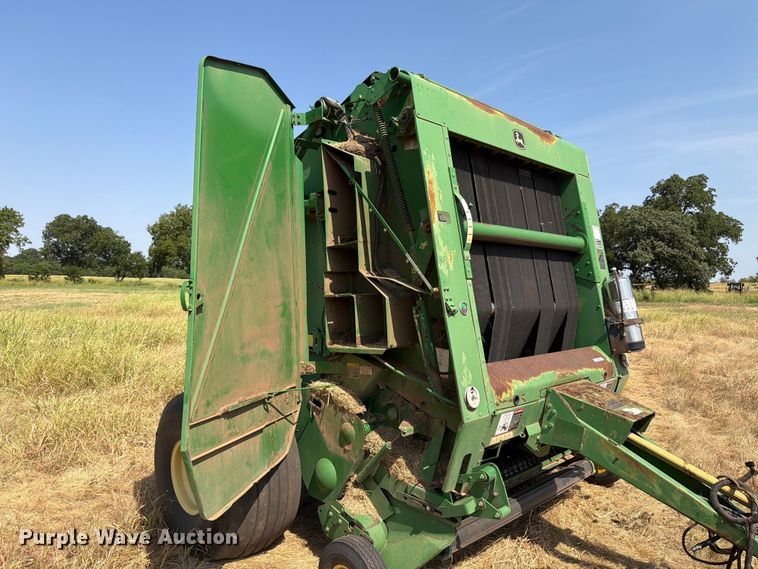image for item EW8629 2007 John Deere 568 Megawide Plus round baler