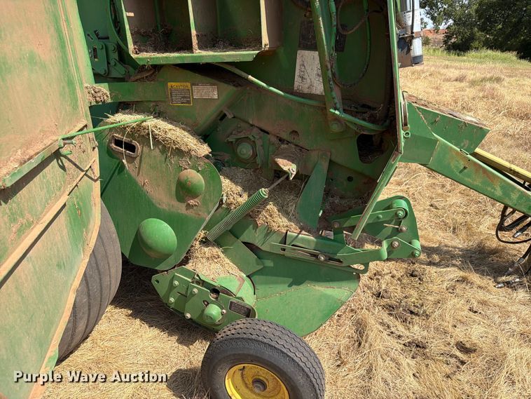 image for item EW8629 2007 John Deere 568 Megawide Plus round baler