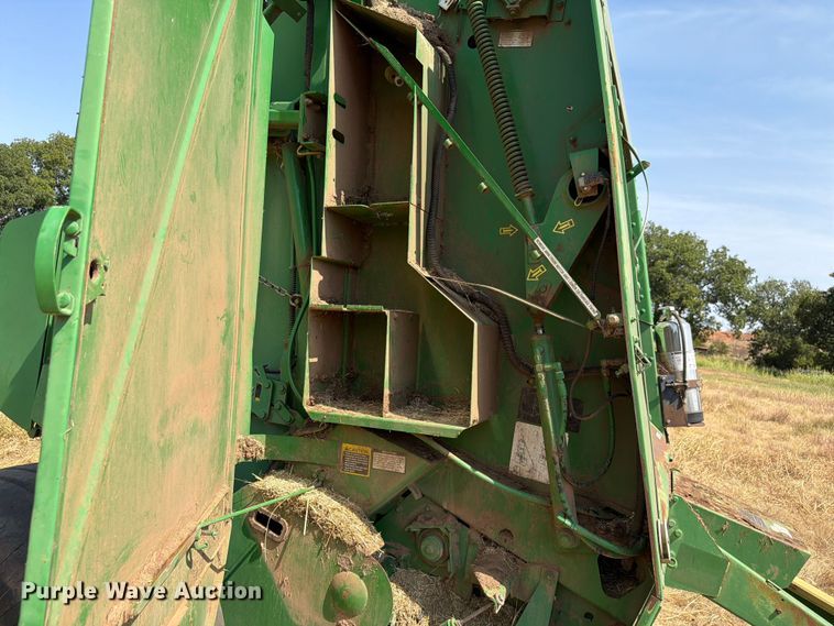 image for item EW8629 2007 John Deere 568 Megawide Plus round baler