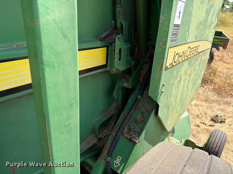 image for item EW8629 2007 John Deere 568 Megawide Plus round baler